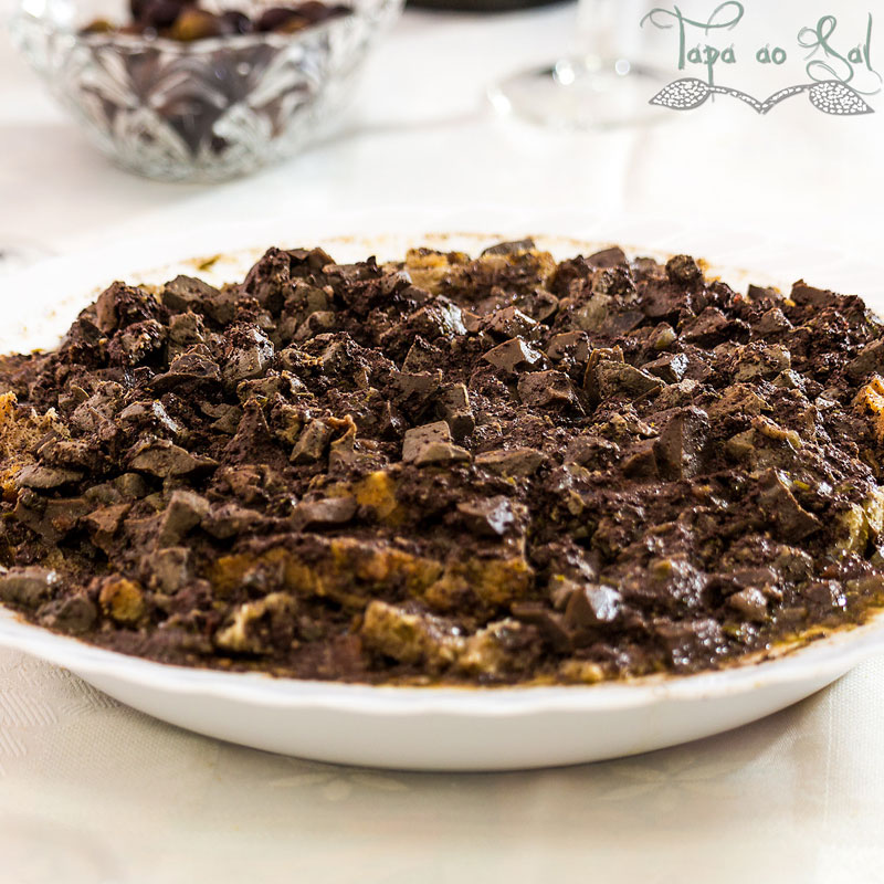 Prato servido com fígado de porco