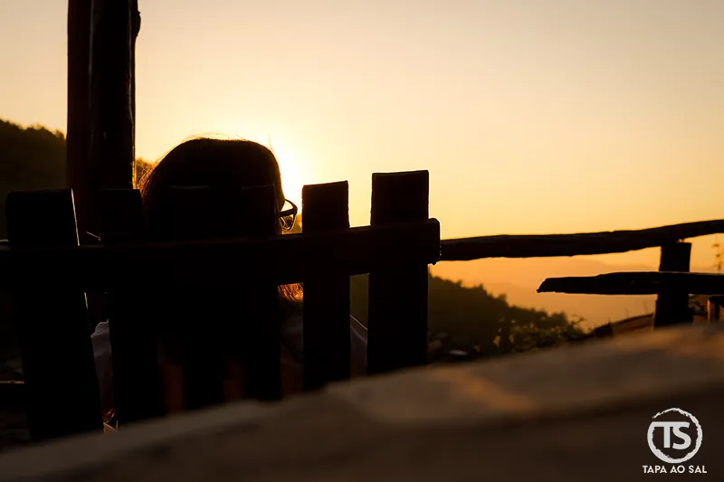 Final de tarde no Talasnal visto de uma esplanada sobre a serra