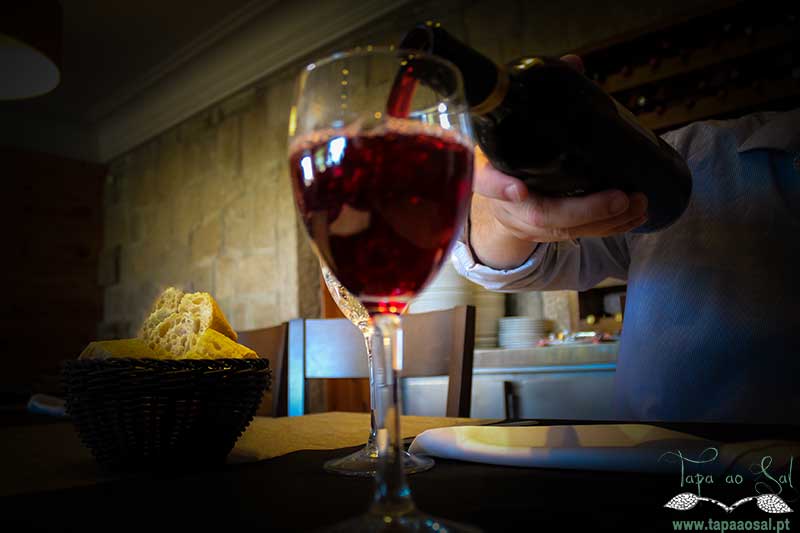 conceito de vinho a copo
