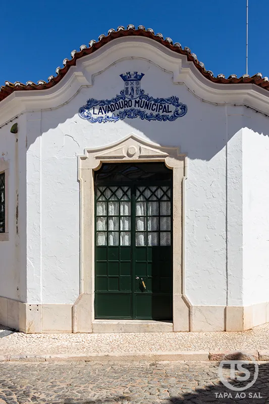Porta de entrada do Lavadouro municipal em Vila Viçosa