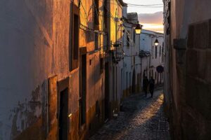As longas caminhadas pelo centro histórico de Évora