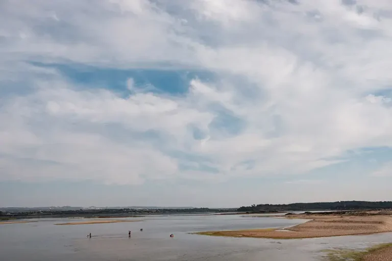 Lagoa de Santo André: Inspiração Natural para um Natal Autêntico