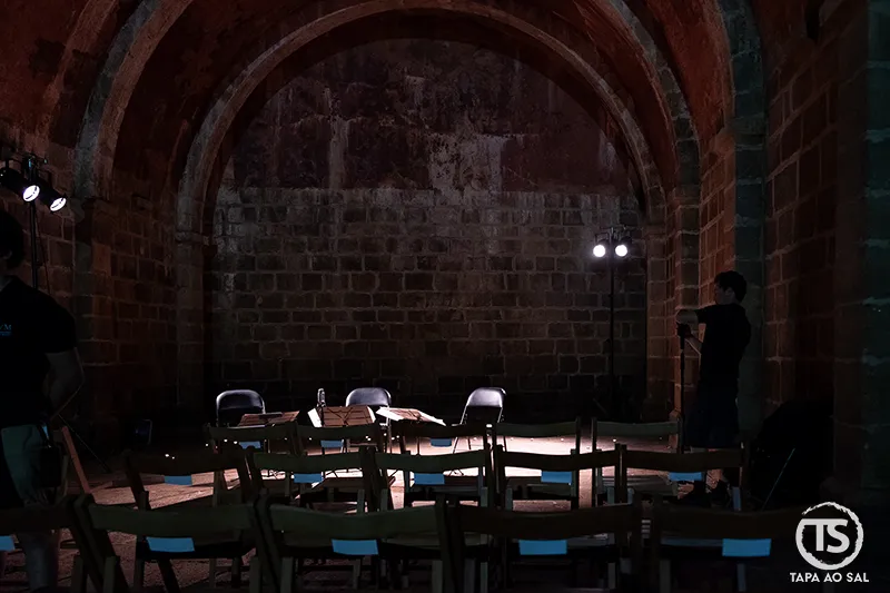 Ensaio do Festival Internacional de Música de Marvão sob abóbadas de pedra no interior do castelo
