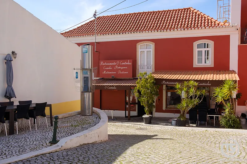 Restaurante tradicional no centro de Alcantarilha Algarve