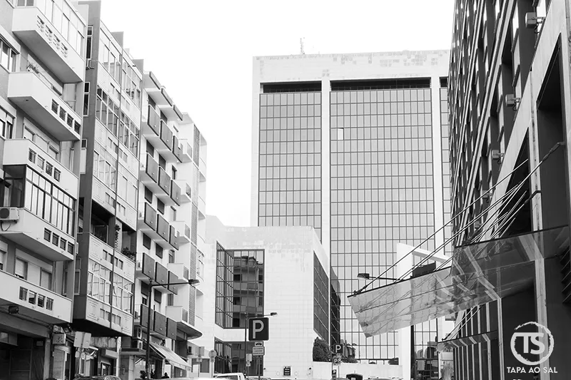 Zona urbana moderna em Lisboa, útil para escolher onde dormir em Lisboa com orçamento controlado