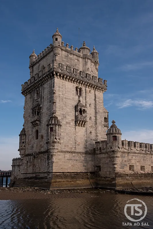 Torre de Belém em Lisboa junto ao Tejo, símbolo da secção Belém e a memória dos Descobrimentos