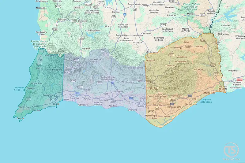 Mapa do Algarve com divisão por zonas, útil para perceber onde fica o Algarve e organizar a viagem