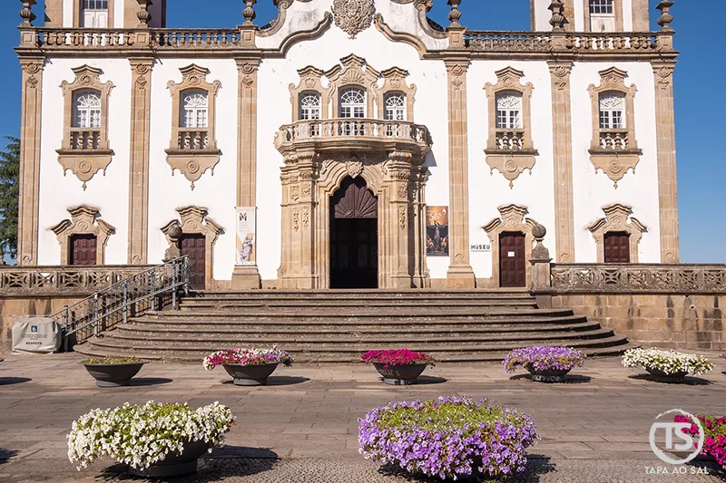 Igreja e Museu da Misericórdia de Viseu na Praça Dom Duarte, um dos pontos turísticos de Viseu no centro histórico
